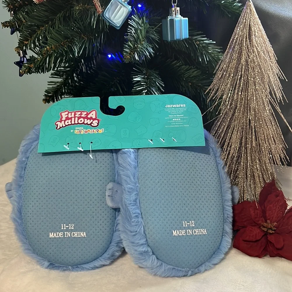 🎄NWT🎄 Blue Walrus squishmallow slipper- size 11-12 kids